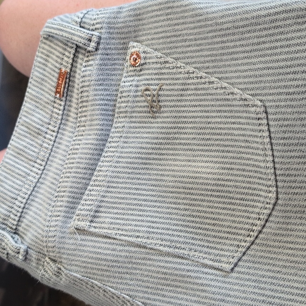 last sale.DL1961 pinstriped denim - Picture 10 of 10